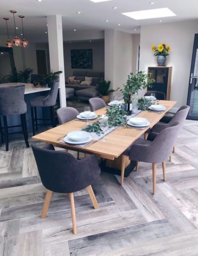 Penrith Oak Table with 2 Extending Panels & Metal Bottom Plate