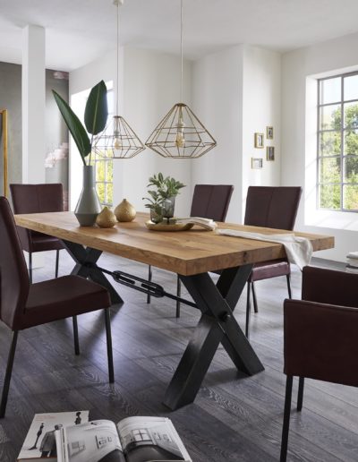 Quantum Oak Table with Black Anthracite Legs