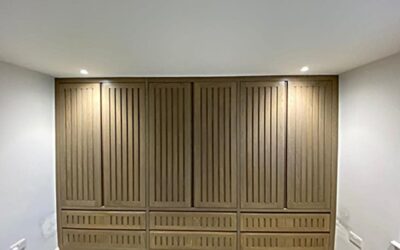 Why is oak good for furniture?