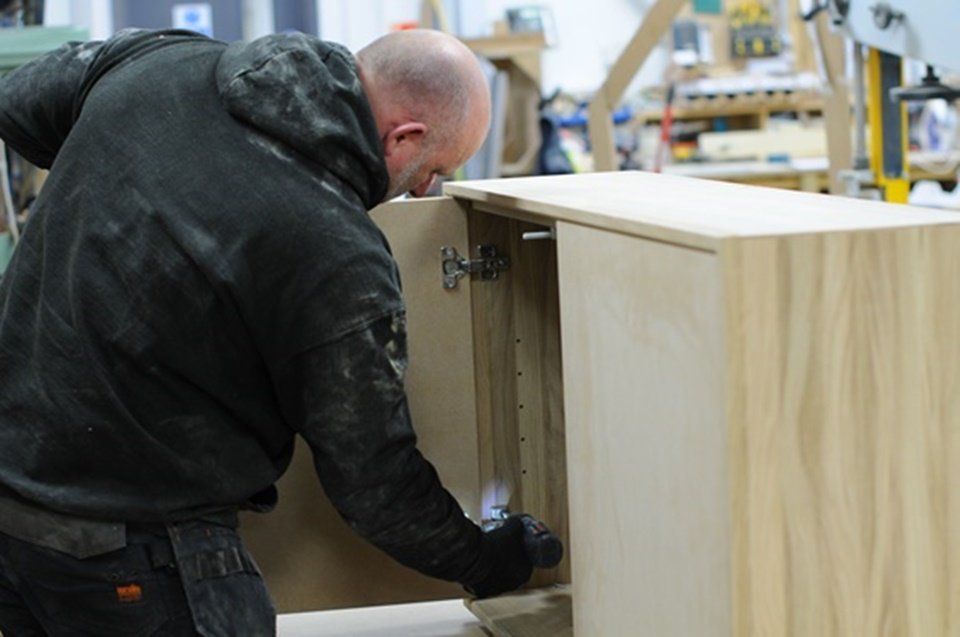 assembling-furniture