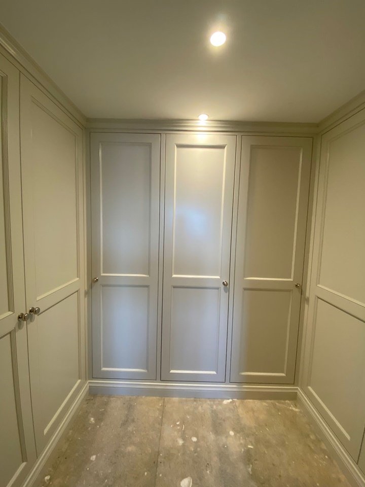 Shaker-style-units-for-dressing-room