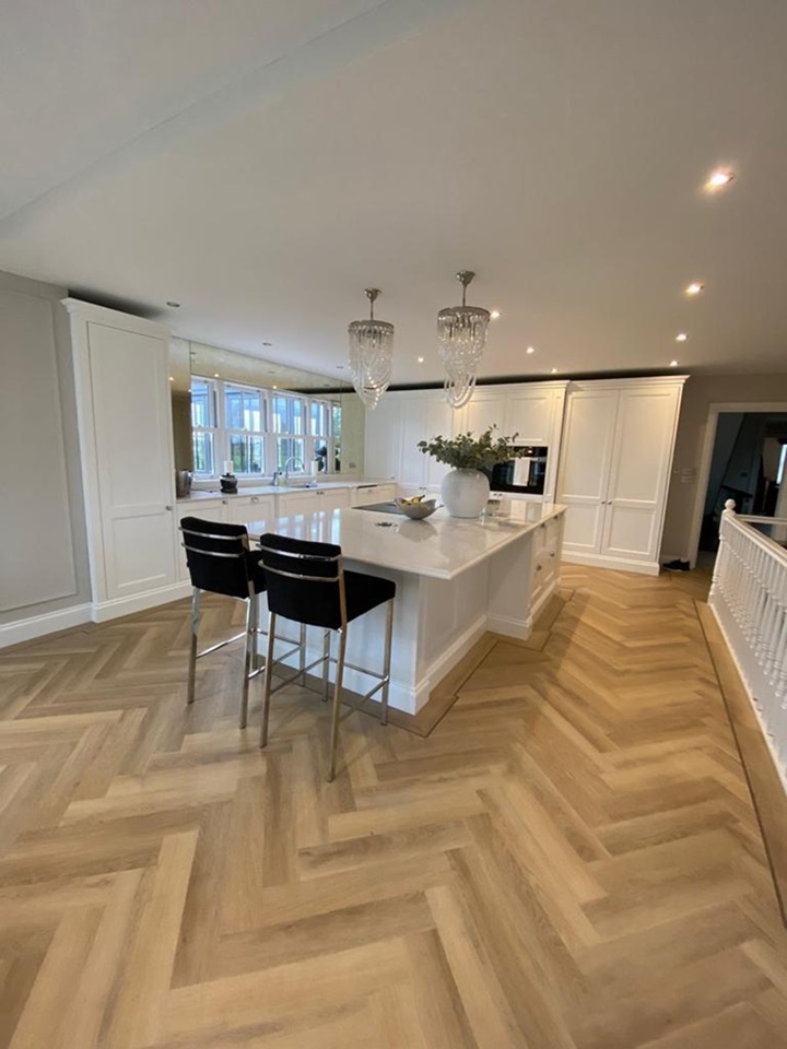 Complete kitchen fit shaker style detailed units, Calcutta gold quartz worktop, walnut internals finished in brilliant white paint